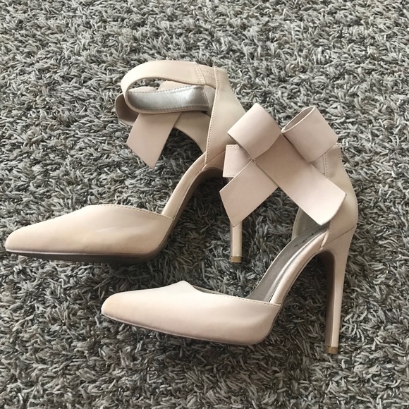 Shoes - Bow heels